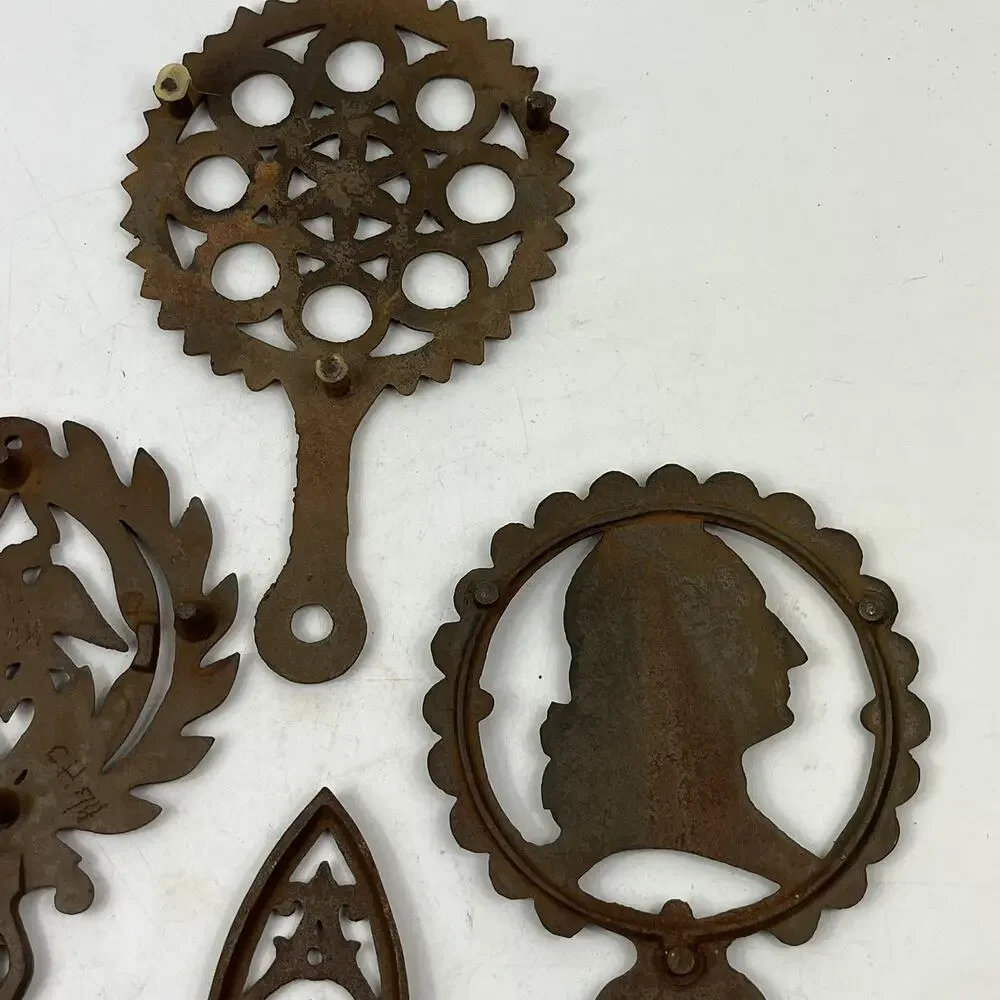 Unbranded vintage cast